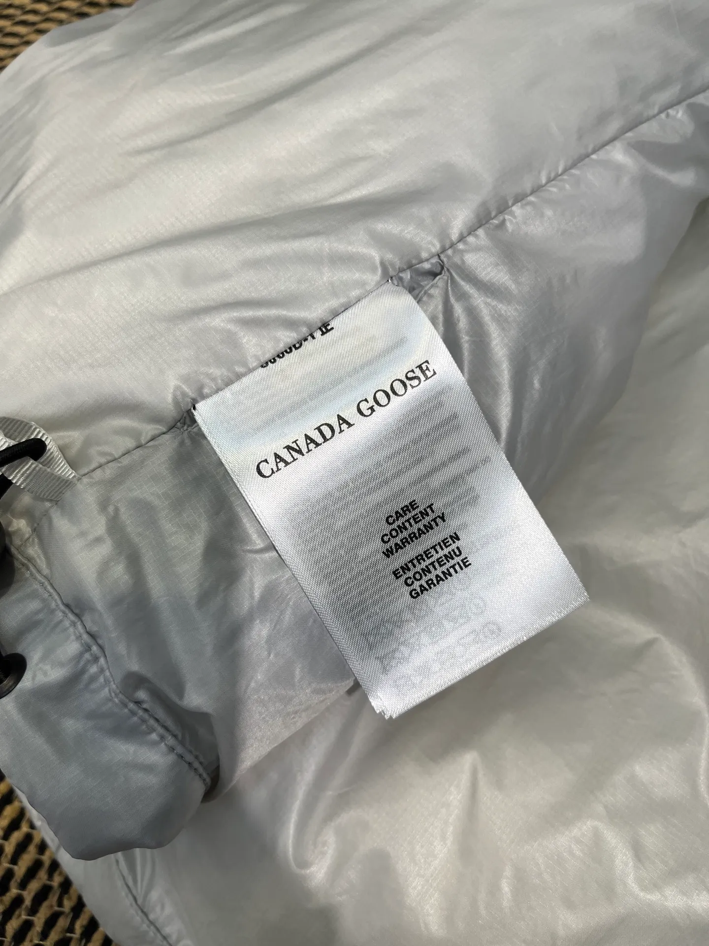P540 🇨🇦Canada Goose""🇨🇦🌟 Canada Goose Puff Down Vest has always been recognized as the warmest down jacket. Various Instagram celebrities, Internet celebrities, and celebrities often wear it for street photos. I make Canada Goose every year, but I still can't get rid of my love for it. No matter how cold the days are, there is no need to be afraid, because there is! Filled with 90% white duck down, it is the legendary warmest down jacket and is known as a must-have for Arctic outdoor sports! The most popular down jacket in the world, celebrities are rushing to buy it, it is a must-have!  size：xs-xl